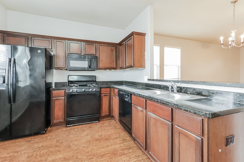 2,170/Mo, 9446 Green Mills Dr Houston, TX 77070 Kitchen View