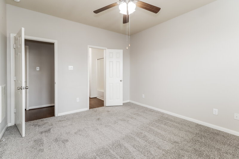 2,170/Mo, 9446 Green Mills Dr Houston, TX 77070 Main Bedroom View 2