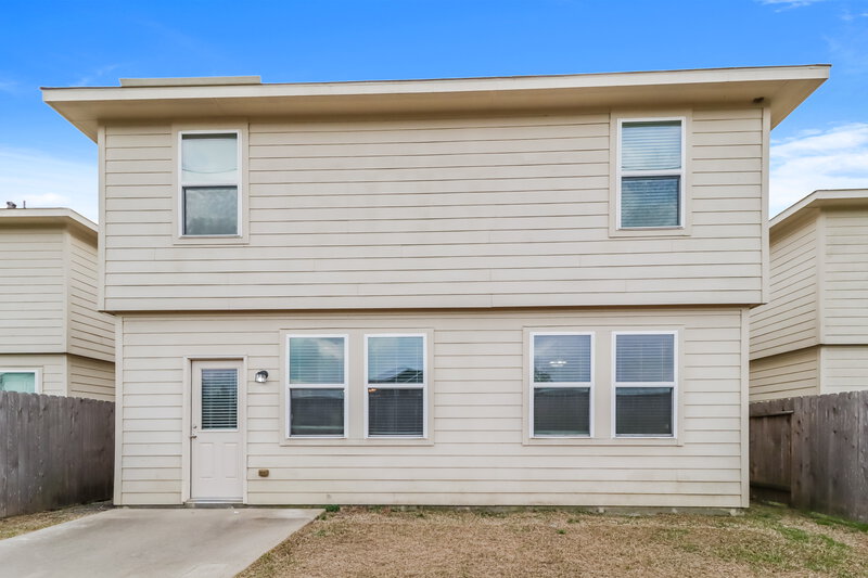 2,170/Mo, 9446 Green Mills Dr Houston, TX 77070 Rear View