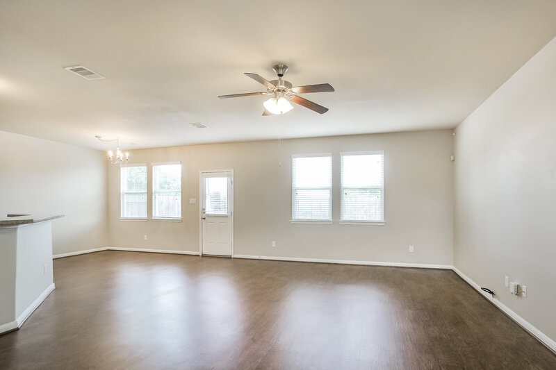 2,095/Mo, 9506 Green Mills Dr Houston, TX 77070 Living Room View