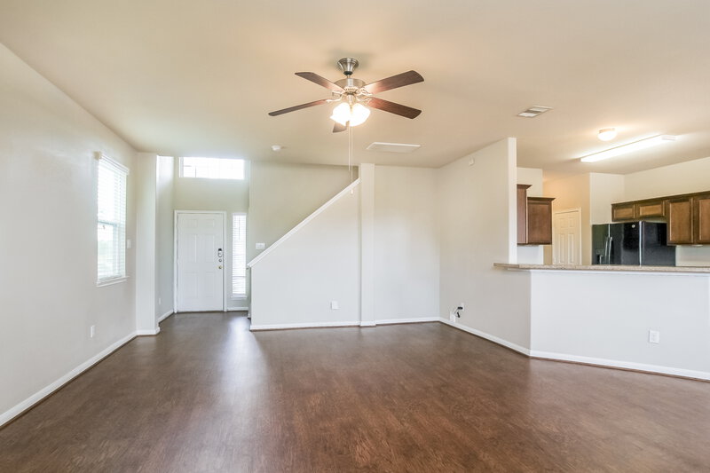 2,095/Mo, 9506 Green Mills Dr Houston, TX 77070 Living Room View 2