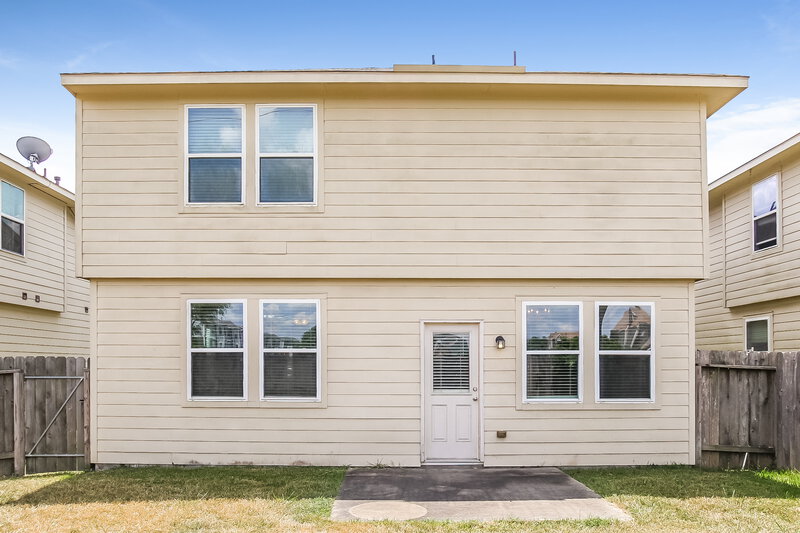 2,095/Mo, 9506 Green Mills Dr Houston, TX 77070 Rear View
