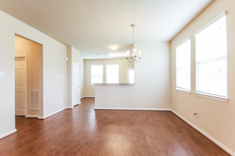1,980/Mo, 9439 Spring Miller Dr Houston, TX 77070 Living Room View 3