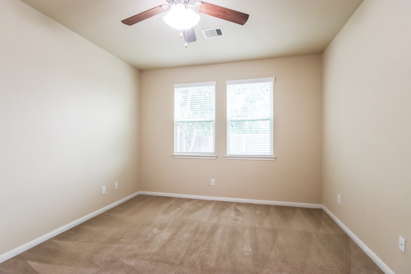 1,980/Mo, 9439 Spring Miller Dr Houston, TX 77070 Main Bedroom View