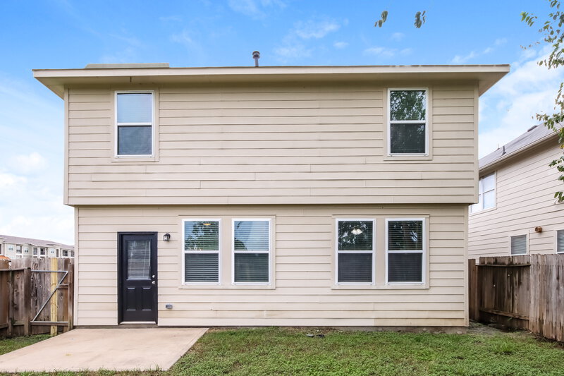 1,980/Mo, 9439 Spring Miller Dr Houston, TX 77070 Rear View