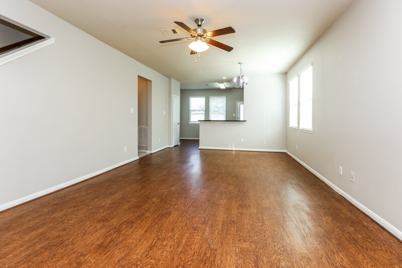 2,050/Mo, 9430 Green Mills Dr Houston, TX 77070 Living Room View