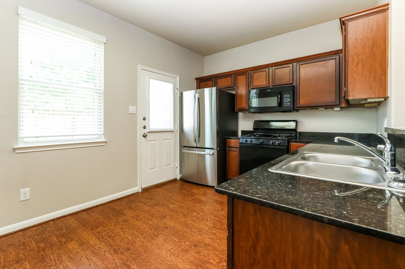 2,050/Mo, 9430 Green Mills Dr Houston, TX 77070 Kitchen View