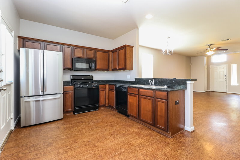 2,050/Mo, 9430 Green Mills Dr Houston, TX 77070 Kitchen View 2
