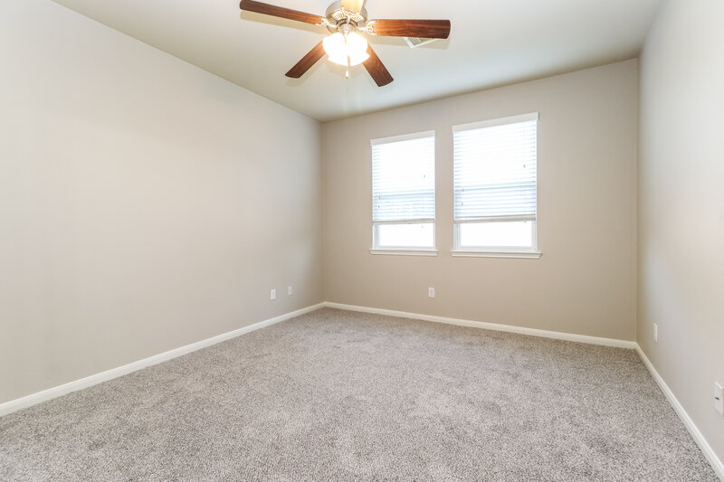 2,050/Mo, 9430 Green Mills Dr Houston, TX 77070 Main Bedroom View
