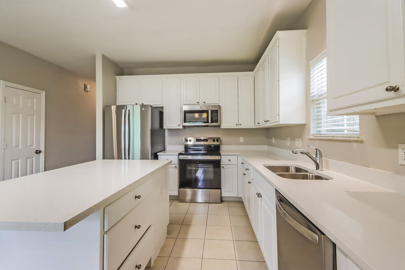 2,060/Mo, 21330 Berry Vine St Tomball, TX 77375 Kitchen View 2