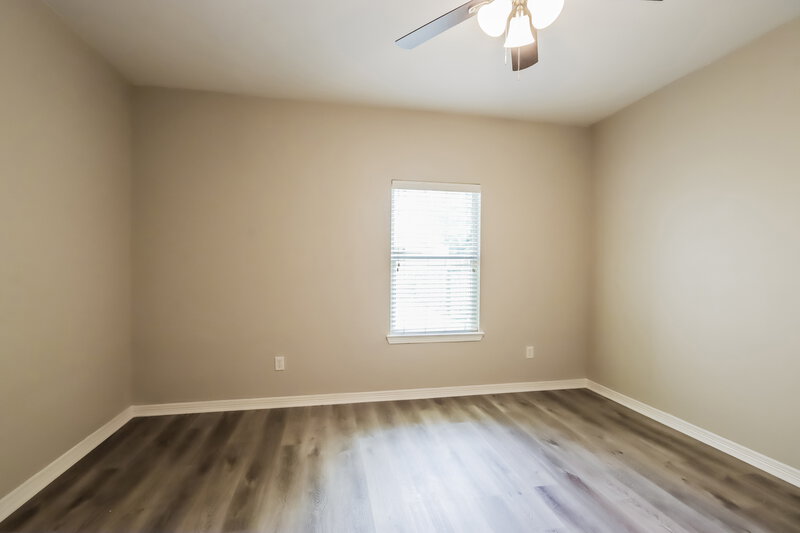 2,060/Mo, 21330 Berry Vine St Tomball, TX 77375 Main Bedroom View