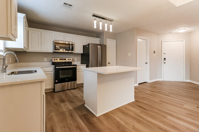 1,795/Mo, 16201 N View Ct Conroe, TX 77302 Kitchen View 2