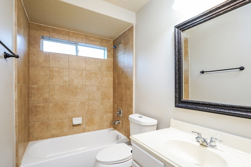1,830/Mo, 1710 Leafhopper Ln Conroe, TX 77301 Bathroom View