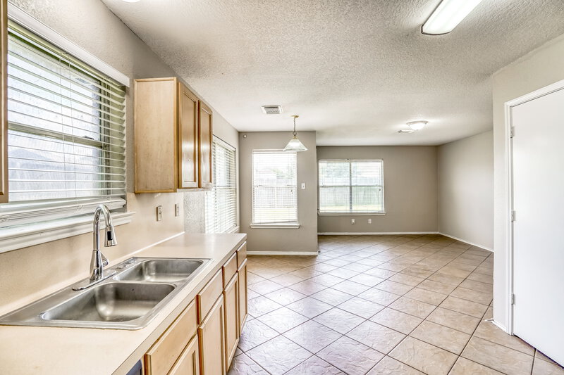 2,135/Mo, 3605 Teal Glen St Pearland, TX 77584 Kitchen View
