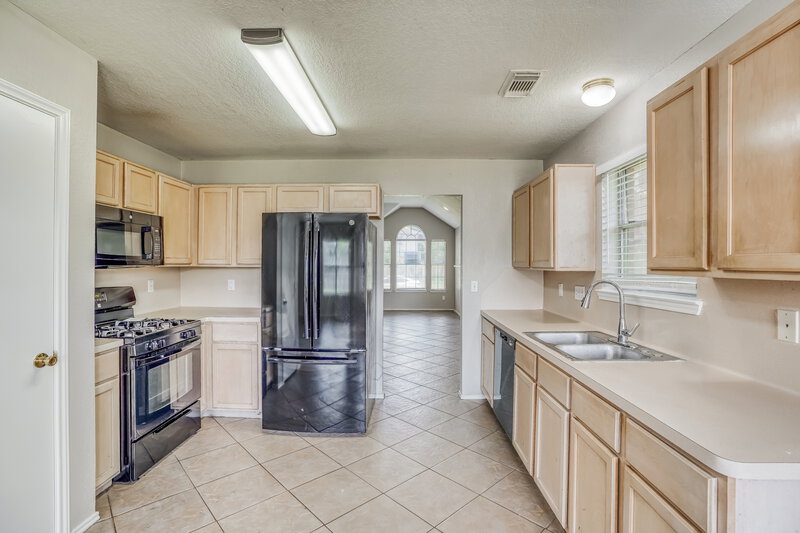 2,135/Mo, 3605 Teal Glen St Pearland, TX 77584 Kitchen View 2