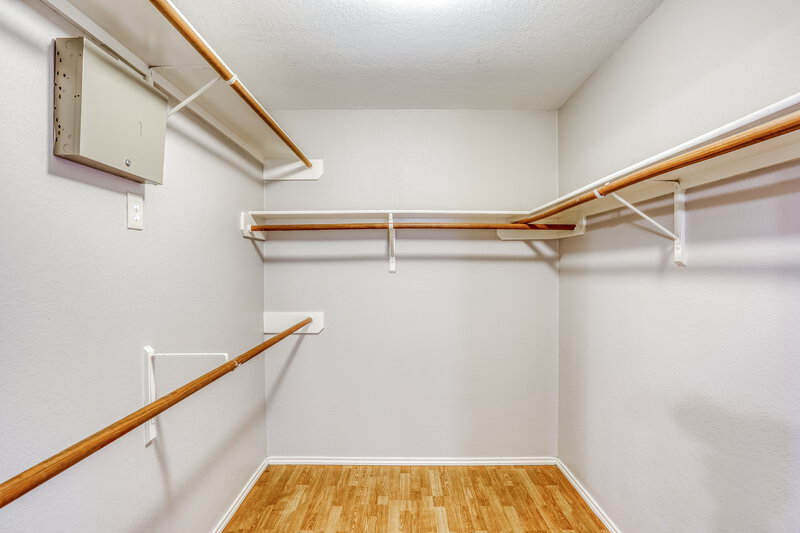 2,135/Mo, 3605 Teal Glen St Pearland, TX 77584 Walk In Closet View