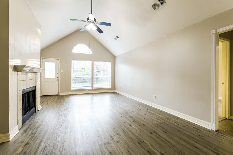 1,790/Mo, 18626 Droitwich Dr Humble, TX 77346 Living Room View 2