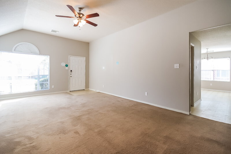 1,825/Mo, 18407 Knob Hill Lake Ln Humble, TX 77346 Living Room View 3