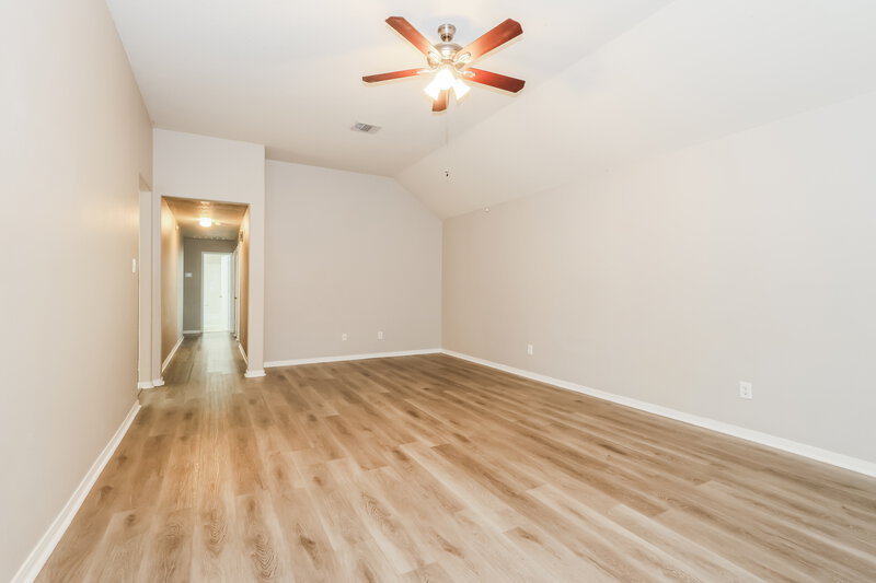 1,805/Mo, 18407 Knob Hill Lake Ln Humble, TX 77346 Living Room View 3