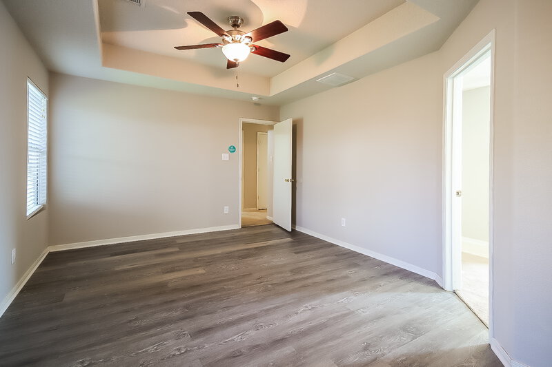 1,825/Mo, 18407 Knob Hill Lake Ln Humble, TX 77346 Main Bedroom View 2