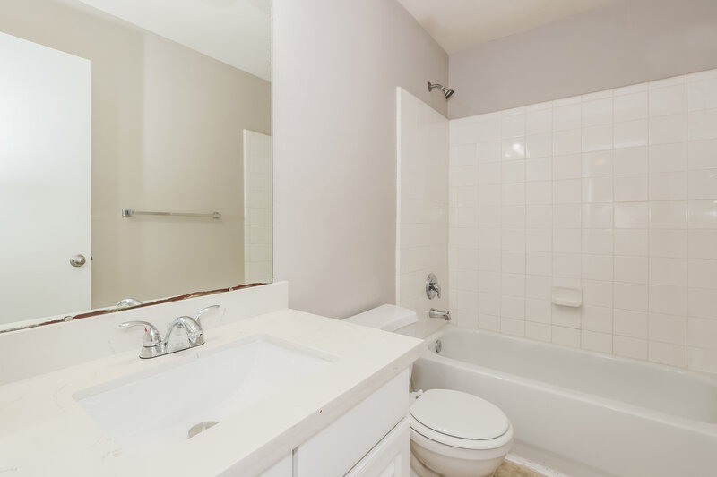 1,805/Mo, 18407 Knob Hill Lake Ln Humble, TX 77346 Bathroom View