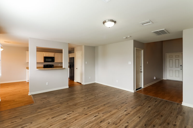 2,690/Mo, 4607 Wheatstone Ct Richmond, TX 77469 Living Room View 2