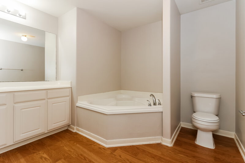 2,690/Mo, 4607 Wheatstone Ct Richmond, TX 77469 Main Bathroom View