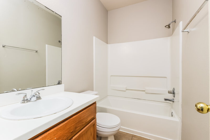 1,730/Mo, 3510 Aztec Wood Dr Houston, TX 77084 Bathroom View