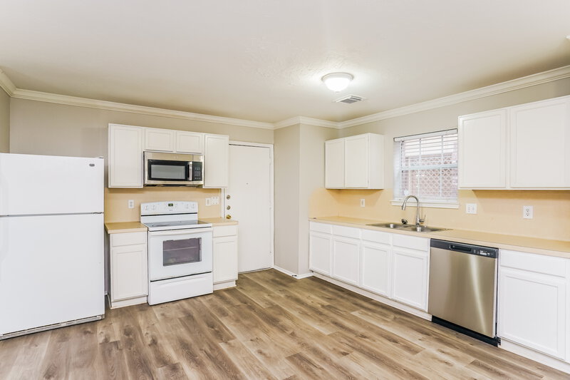 1,775/Mo, 5827 Clerkenwell Dr Houston, TX 77084 Kitchen View