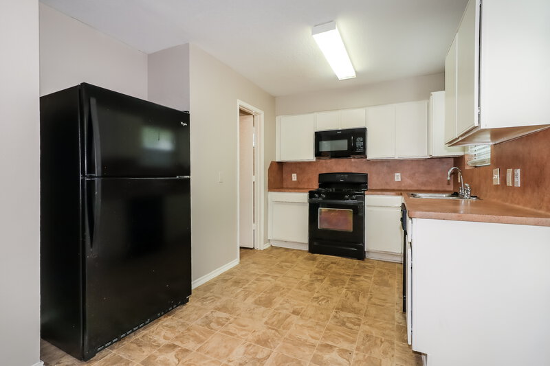 2,660/Mo, 8715 Deer Meadow Dr Houston, TX 77071 Kitchen View