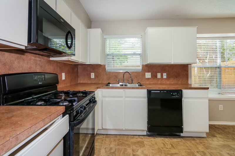 2,660/Mo, 8715 Deer Meadow Dr Houston, TX 77071 Kitchen View 2