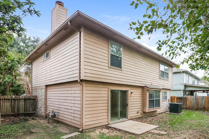 2,660/Mo, 8715 Deer Meadow Dr Houston, TX 77071 Rear View