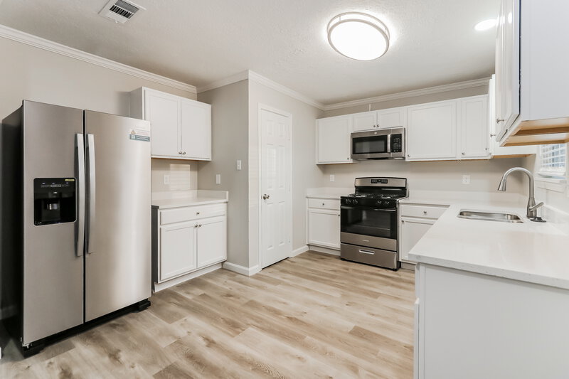 2,390/Mo, 12639 Timbermeadow Dr Houston, TX 77070 Kitchen View 2