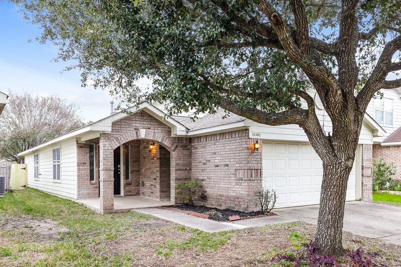 1,760/Mo, 13302 Remme Ridge Ln Houston, TX 77047 Front View