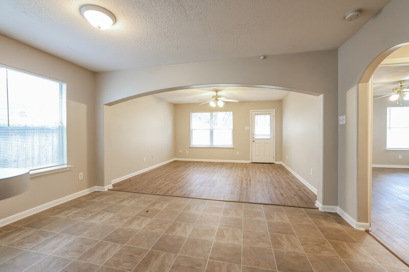 1,760/Mo, 13302 Remme Ridge Ln Houston, TX 77047 Breakfast Nook View