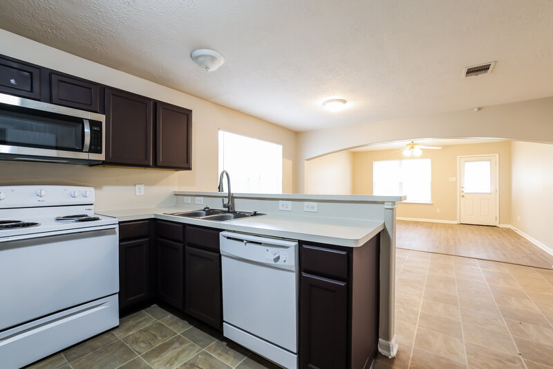 1,760/Mo, 13302 Remme Ridge Ln Houston, TX 77047 Kitchen View
