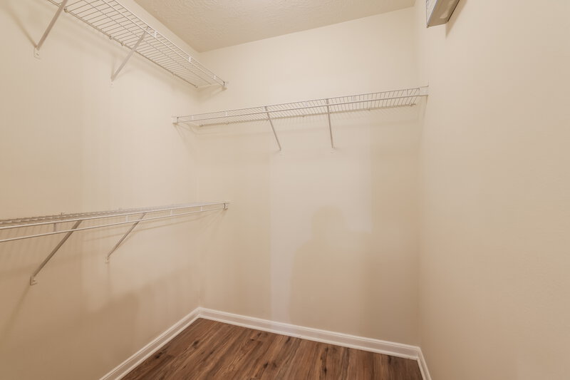 1,760/Mo, 13302 Remme Ridge Ln Houston, TX 77047 Walk In Closet View