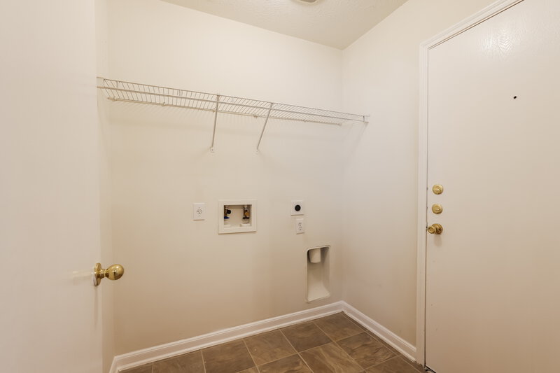1,760/Mo, 13302 Remme Ridge Ln Houston, TX 77047 Laundry Room View