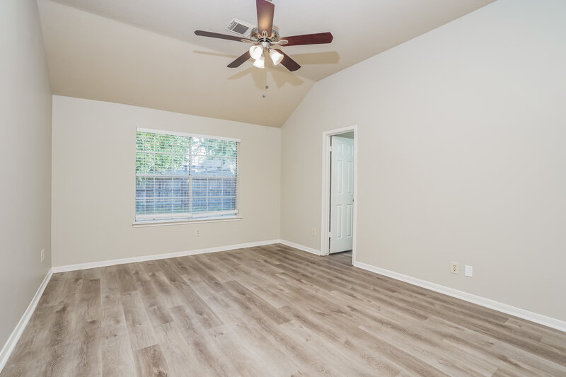 2,015/Mo, 19010 Dee Woods Dr Humble, TX 77346 Bedroom View 2