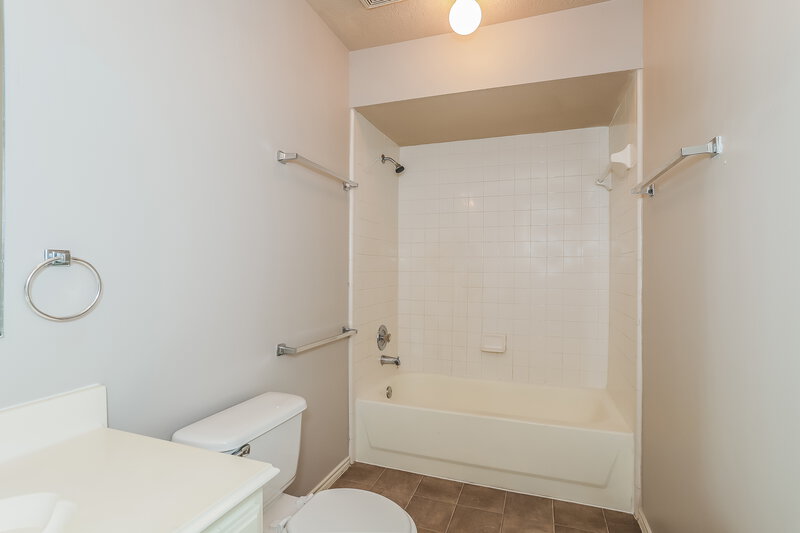 1,880/Mo, 18711 Cleeve Close Humble, TX 77346 Bathroom View