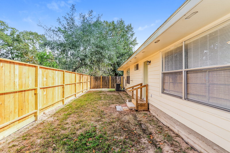 1,880/Mo, 18711 Cleeve Close Humble, TX 77346 Rear View
