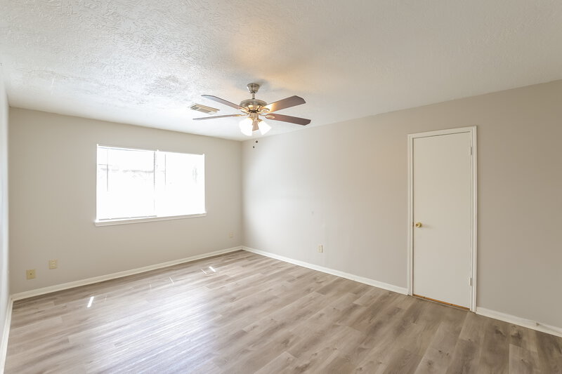 2,050/Mo, 18035 June Forest Dr Humble, TX 77346 Main Bedroom View