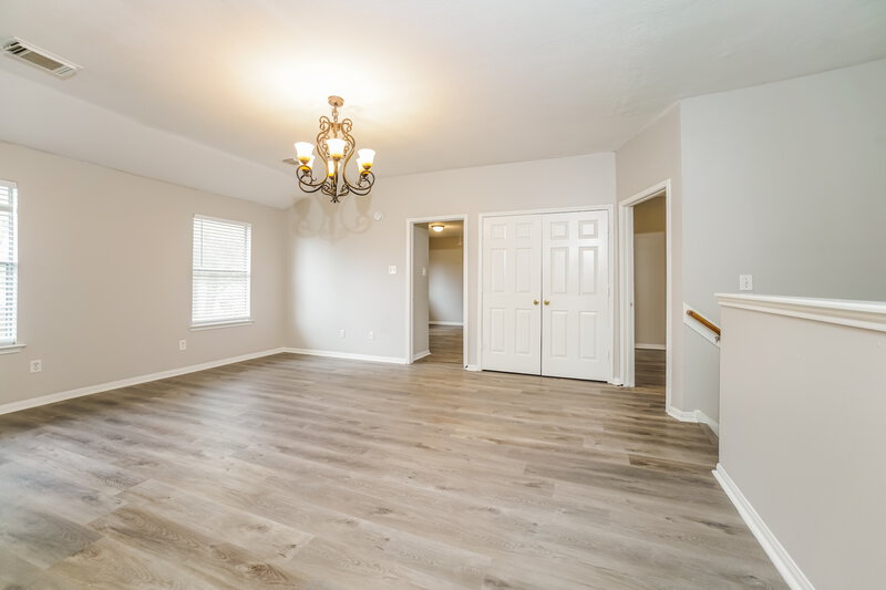 2,100/Mo, 5003 Dawngate Dr Spring, TX 77373 Loft View