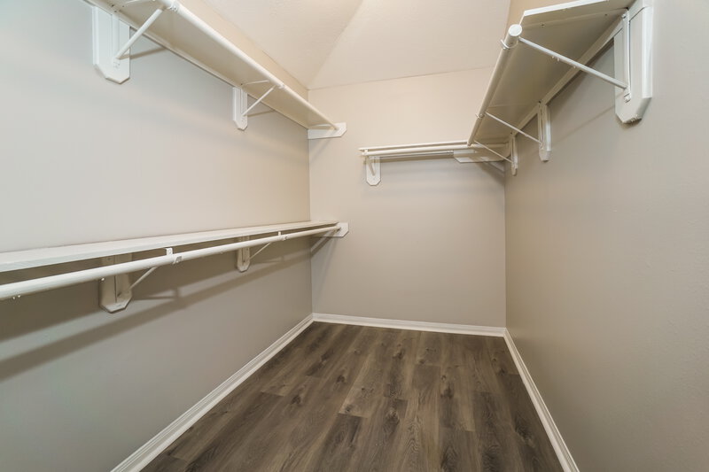 2,100/Mo, 5003 Dawngate Dr Spring, TX 77373 Walk In Closet View