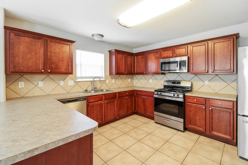 2,455/Mo, 18131 Valebluff Ln Cypress, TX 77429 Kitchen View 2