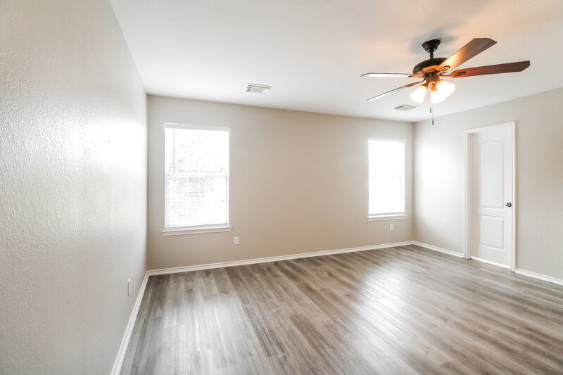 2,455/Mo, 18131 Valebluff Ln Cypress, TX 77429 Main Bedroom View