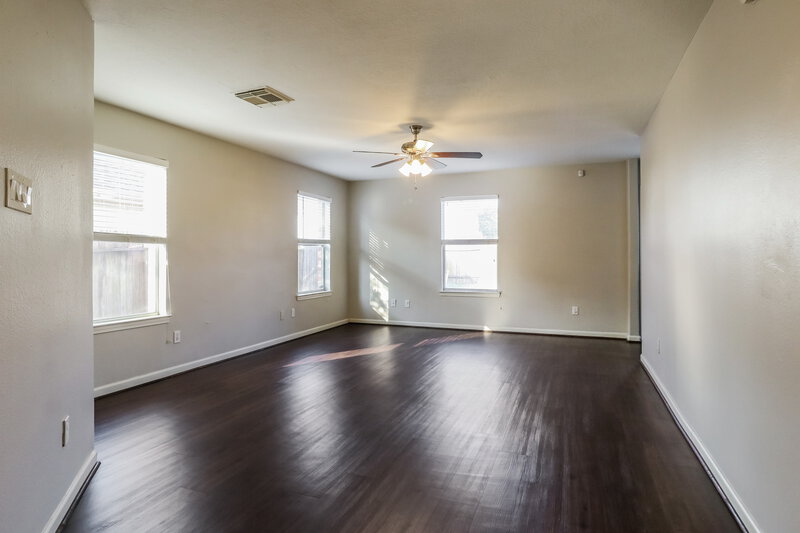 2,510/Mo, 21914 Westfield Ridge Dr Houston, TX 77073 Living Room View