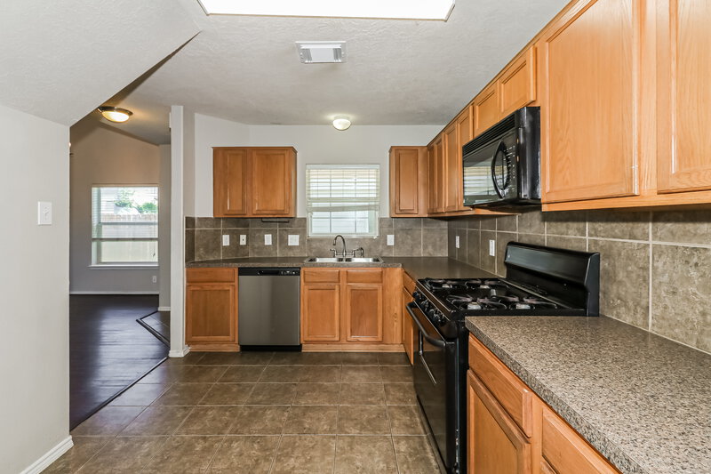 1,785/Mo, 20518 Holly Barr Ln Cypress, TX 77433 Kitchen View 2