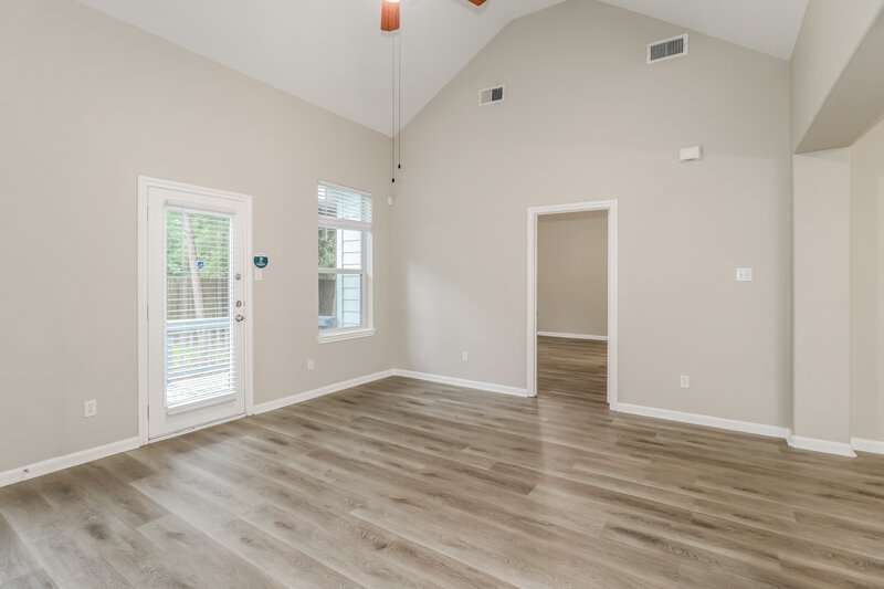1,840/Mo, 999 Arbor Way Conroe, TX 77303 Living Room View