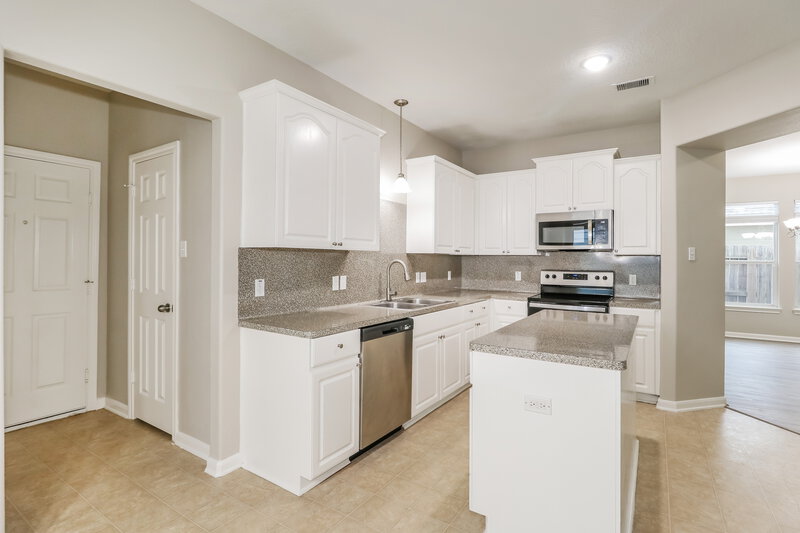 1,840/Mo, 999 Arbor Way Conroe, TX 77303 Kitchen View